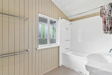 Property photo of 8 Bertram Street Park Avenue QLD 4701