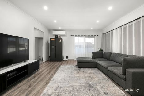 12 Pyalong Cres, Dallas, VIC 3047