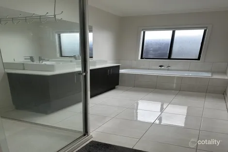 Property photo of 8 Northfield Drive Craigieburn VIC 3064