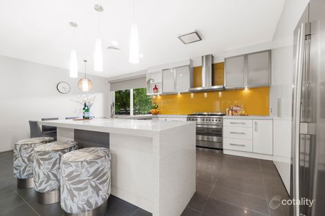 Property photo of 2 Hakea Place Rowville VIC 3178