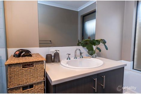 Property photo of 6 Songbird Link Harrisdale WA 6112