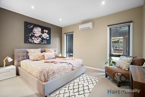 Property photo of 3 Henfield Close Ballarat East VIC 3350