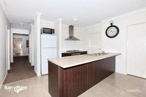 Property photo of 64 Kinglake Crescent Craigieburn VIC 3064