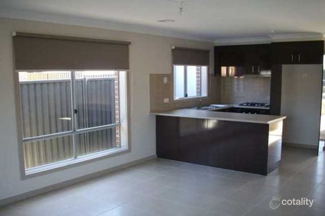 Property photo of 4 Poplar Close Melton VIC 3337