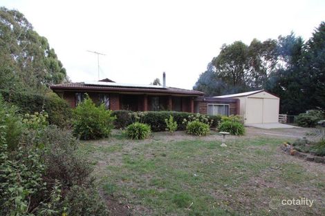 9 Urquhart St, Gordon, VIC 3345
