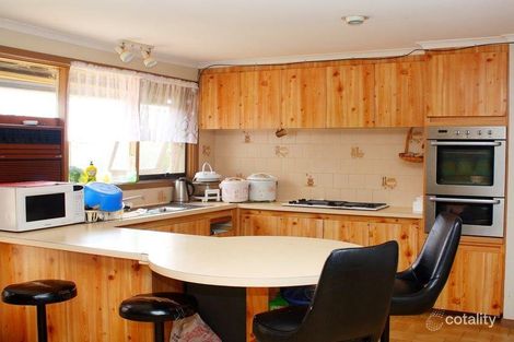 Property photo of 11 College Crescent Keysborough VIC 3173