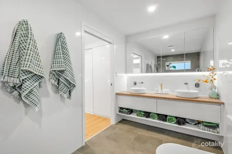 Property photo of 41 Mabb Street Kenmore QLD 4069