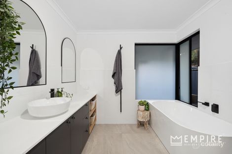 Property photo of 21 Saw Road Kardinya WA 6163