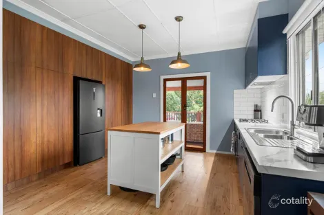 Property photo of 7 Sandy Camp Road Wynnum QLD 4178