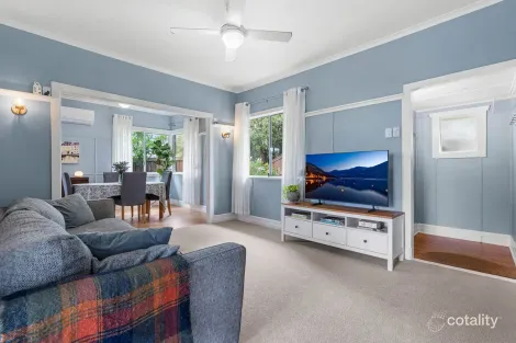 Property photo of 7 Sandy Camp Road Wynnum QLD 4178