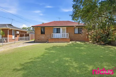 230 Woodstock Ave, Whalan, NSW 2770
