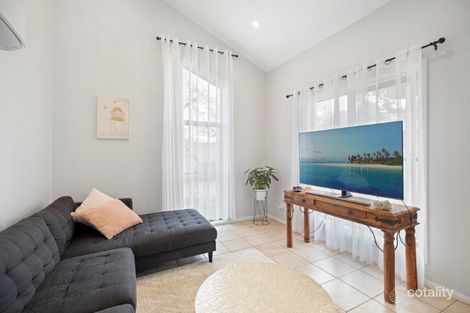 Property photo of 1/1A Valencia Street Gorokan NSW 2263