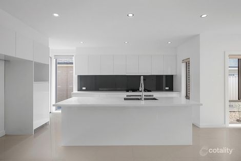 Property photo of 7 Utz Street Coombs ACT 2611