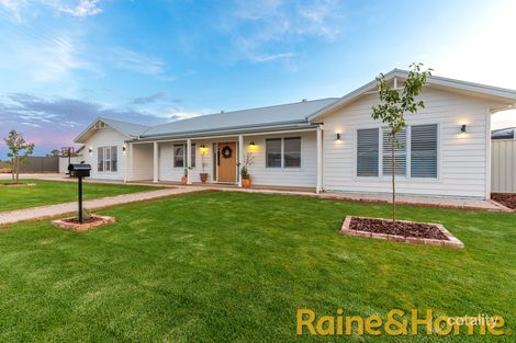 Property photo of 6 Ocean Court Dubbo NSW 2830