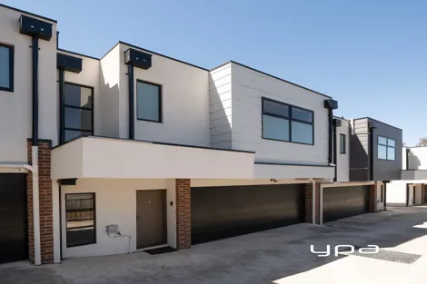 Property photo of 2/14A McEwen Drive Sunbury VIC 3429