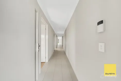 Property photo of 22 Mazel Drive Tarneit VIC 3029