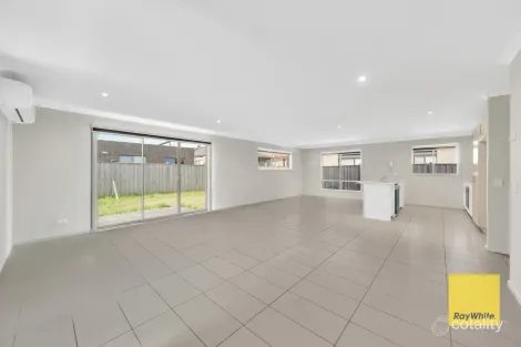 Property photo of 22 Mazel Drive Tarneit VIC 3029