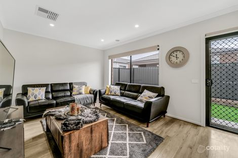 Property photo of 69 Gossia Avenue Craigieburn VIC 3064