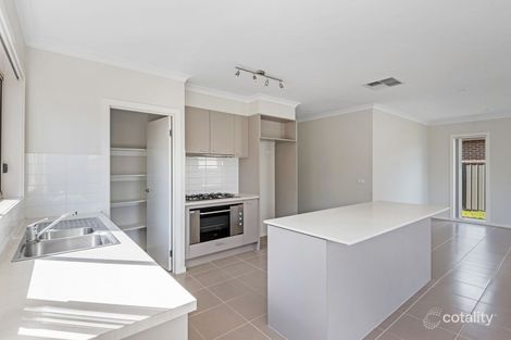 Property photo of 14 Pearce Way Craigieburn VIC 3064