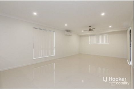 Property photo of 66 Skyblue Circuit Yarrabilba QLD 4207