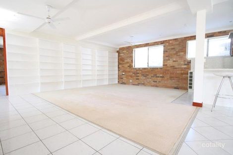 Property photo of 16 Henzell Terrace Greenslopes QLD 4120