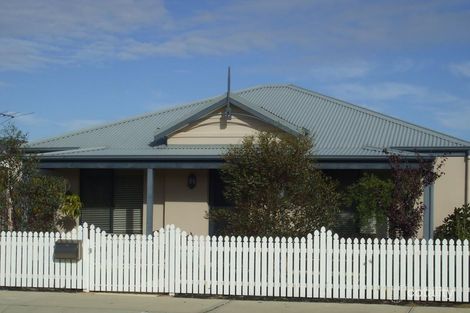 3 Chorus Cir, Atwell, WA 6164