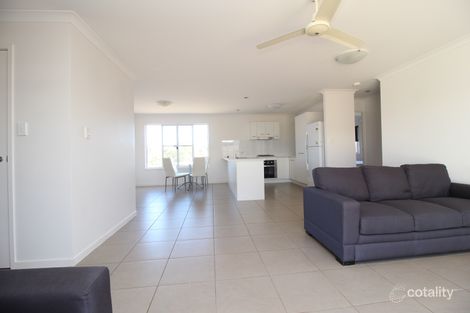 Property photo of 2/40 Lakeside Drive Emerald QLD 4720