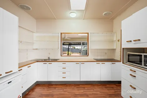 Property photo of 13 Headlam Parade Springfield NSW 2250