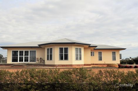 Property photo of 24 Riverside Drive Narrabri NSW 2390