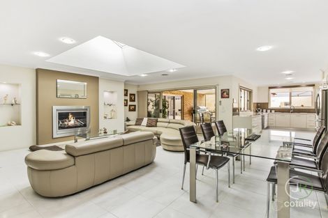 Property photo of 39 Dunferline Crescent Cranbourne VIC 3977