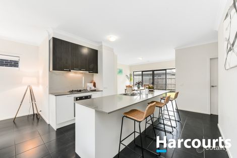 Property photo of 16 Metro Circuit Berwick VIC 3806