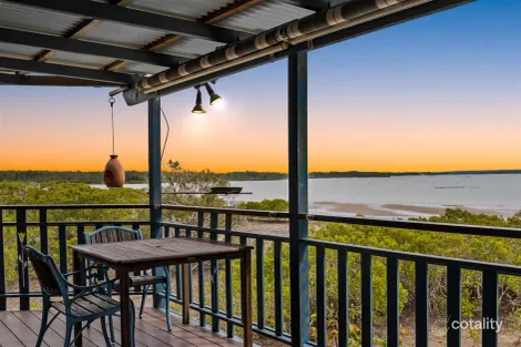 Property photo of 2 Caswell Crescent Tanilba Bay NSW 2319