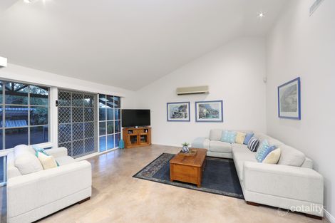 Property photo of 17 St John Place Rowville VIC 3178