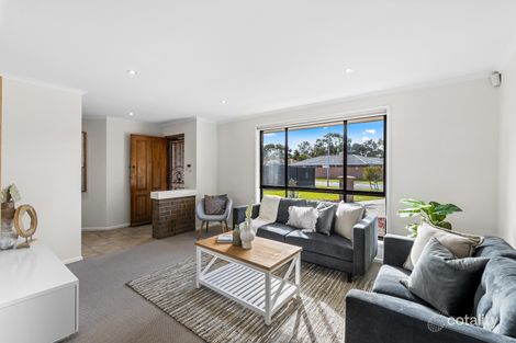 Property photo of 28 Swallow Crescent Parafield Gardens SA 5107