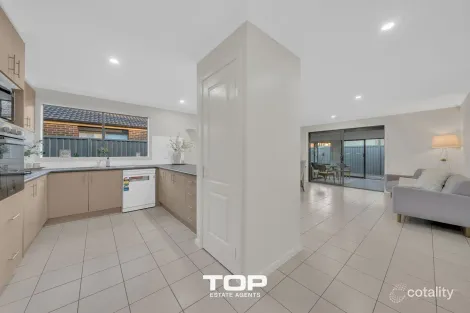 Property photo of 67 Broad Oak Drive Cranbourne East VIC 3977