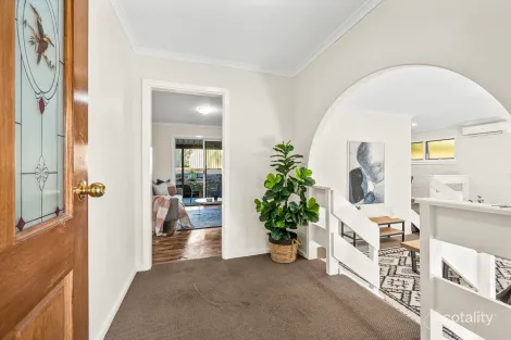 Property photo of 2 Hamilton Crescent Aberfoyle Park SA 5159