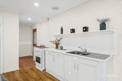 Property photo of 2 Hamilton Crescent Aberfoyle Park SA 5159