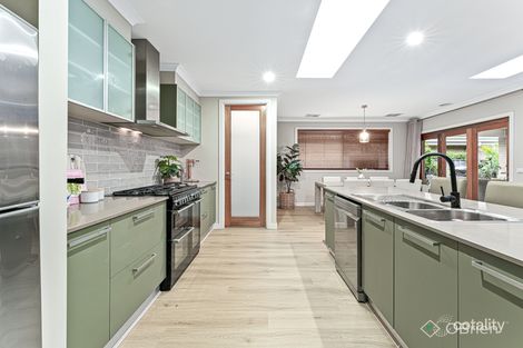 Property photo of 10 Crampton Chase Sandhurst VIC 3977