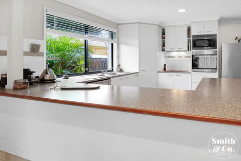 Property photo of 2/16 Eider Avenue Paradise Point QLD 4216