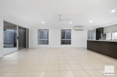 Property photo of 32 Ellabay Crescent Redland Bay QLD 4165
