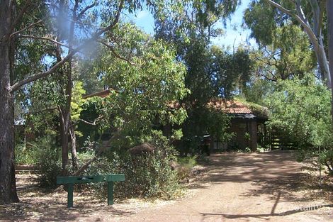 Property photo of 2 Nundah Court Glen Forrest WA 6071