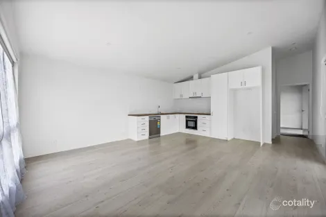 Property photo of 2/104A Lylia Avenue Mount Clear VIC 3350