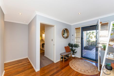 Property photo of 18 Hibbertia Follow Halls Head WA 6210