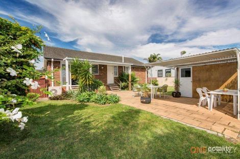 Property photo of 32 Caves Beach Road Caves Beach NSW 2281