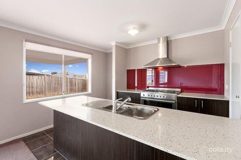 Property photo of 19 Breenview Place Doreen VIC 3754