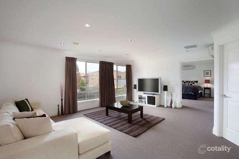 Property photo of 8 Emmy Court Burwood VIC 3125