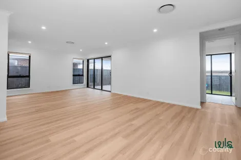 Property photo of 28 Camargo Circuit Heddon Greta NSW 2321