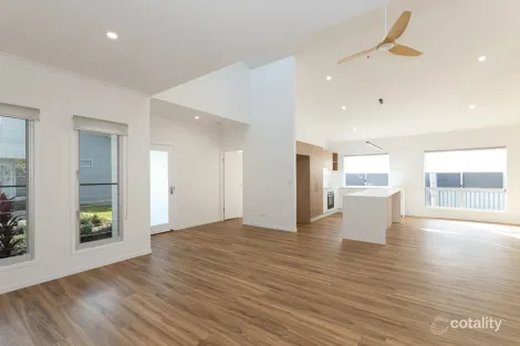 Property photo of 3/7 Third Avenue Bongaree QLD 4507
