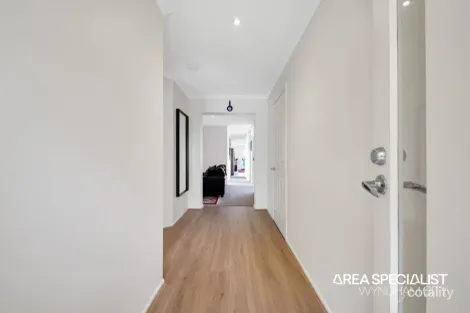 Property photo of 18 Stony Brook Way Truganina VIC 3029
