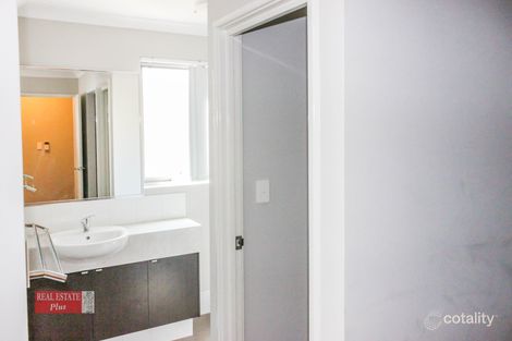 Property photo of 32 Nesbit Drive Haynes WA 6112